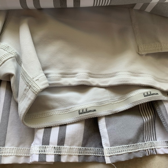 Lululemon tennis skirt - Picture 4 of 4